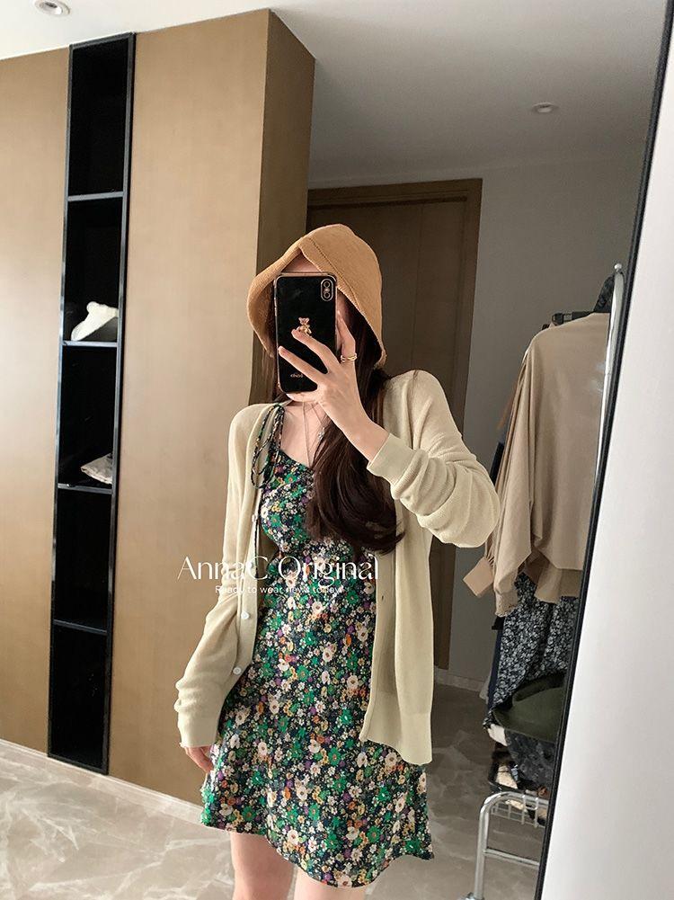 DONGSHOP 2023 Mùa hè Hàn Quốc cổ điển sling váy hoa mảnh đầm thiết kế phụ nữ nhỏ v cổ khí chất một từ váy ngắn
