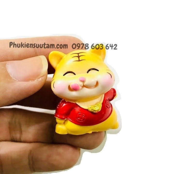 Tượng Nhựa Con Cọp Cute Dễ Thương , Dùng để trưng bày trên bàn sách, bàn làm việc, xe oto, kích thước 4 x 3.5cm, màu vàng - TMT Collection - SP005465