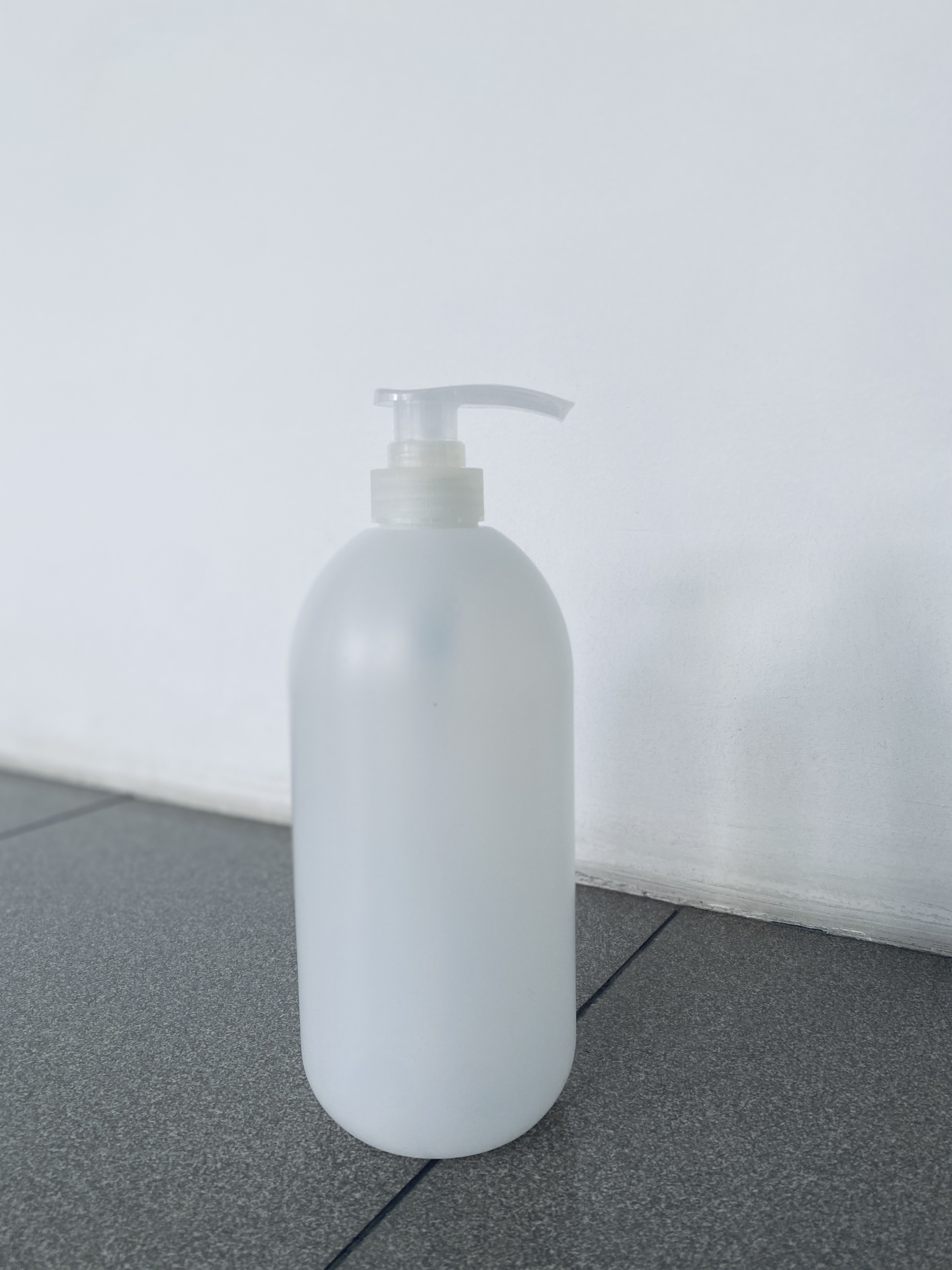 Chai nhựa HDPE 1000ml có vòi nhấn