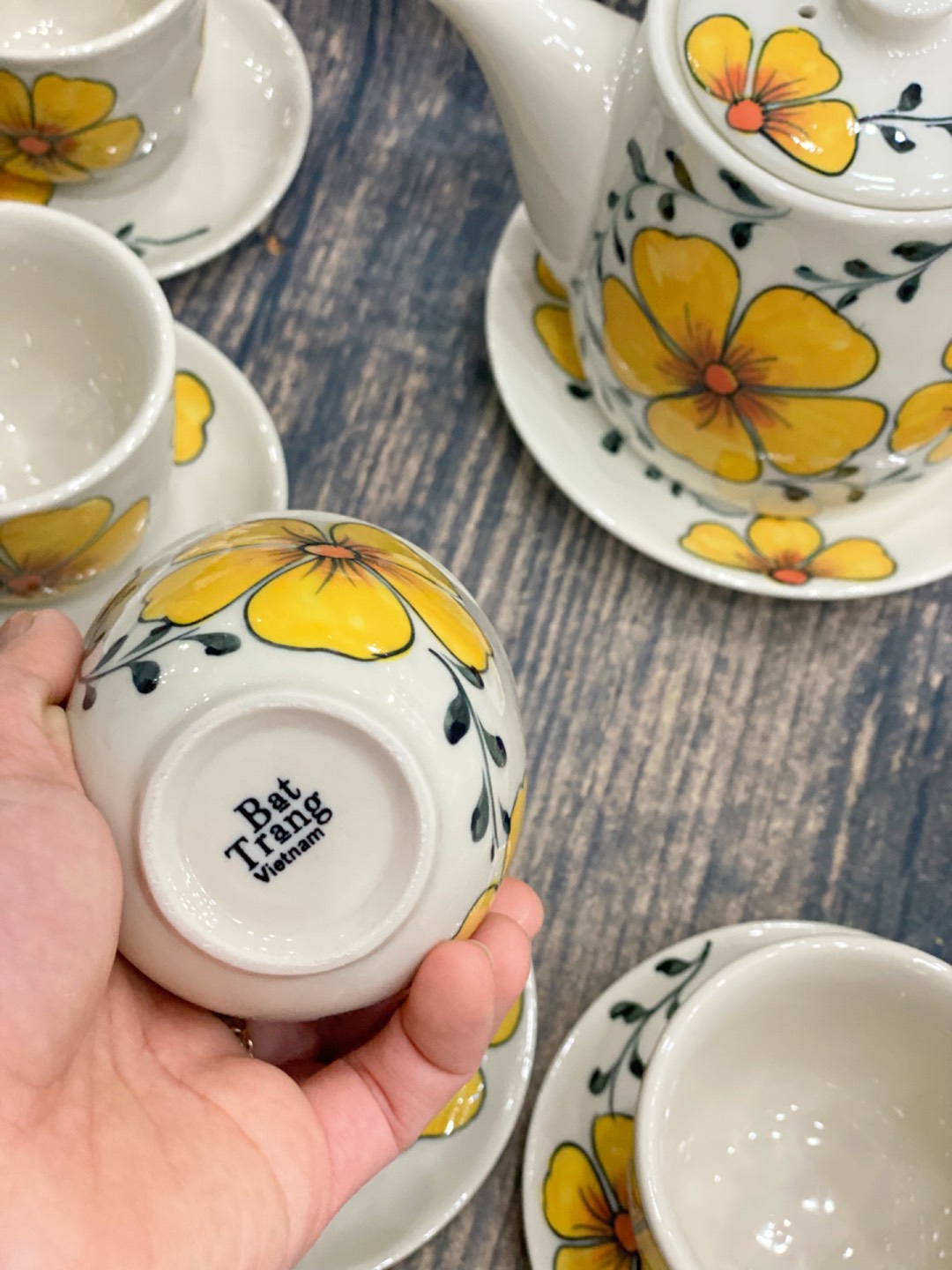 BỘ ẤM TRÀ VẼ MAI VÀNG Dung tích 650ml .
