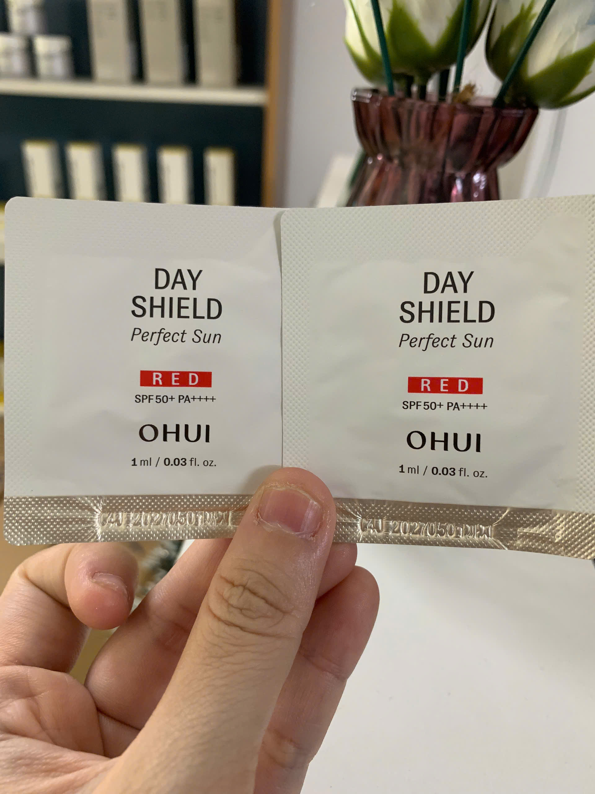 Combo 30 Gói Kem Chống Nắng Ohui Day Shield Perfect Sun Red Spf50 Pa 1Ml