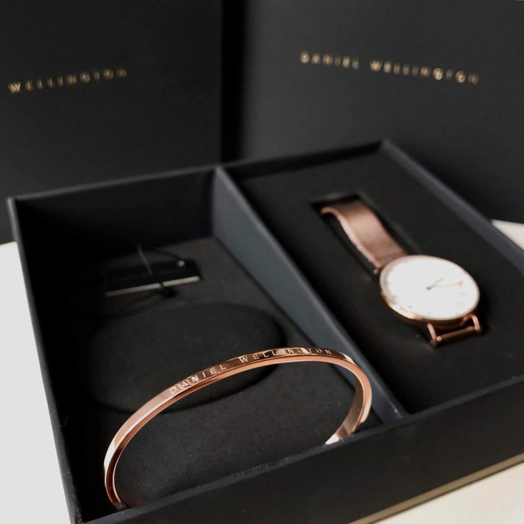 Đồng Hồ Nữ Daniel Wellington màu vàng hồng kèm lắc tay DW size S Size 32mm