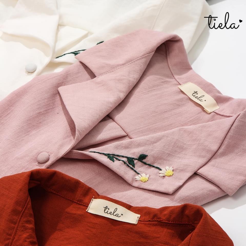 Áo sơ mi thêu hoa cúc tay ngắn TIELA - Áo sơ mi công sở Daisy Shirt