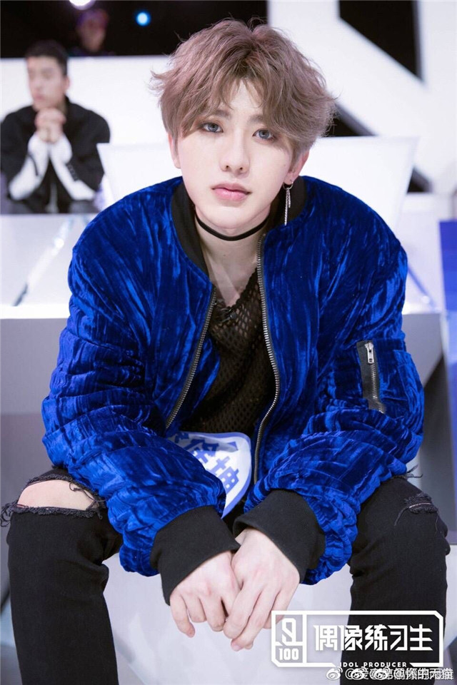 Khuyên Tai BTS lông vũ Gdragon