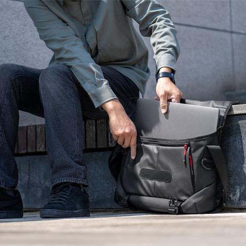 TÚI ĐEO VAI TOMTOC  PREMIUM MESSENGER BAG COMMUTING & TRAVEL 13/14/15/16-INCH chống nước - Hàng chính hãng