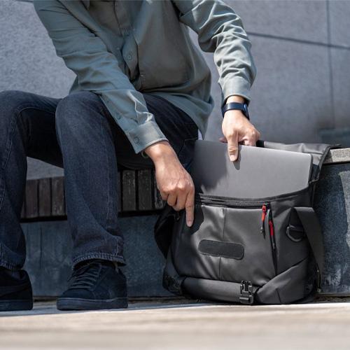 TÚI ĐEO VAI TOMTOC (USA) PREMIUM MESSENGER BAG COMMUTING &amp; TRAVEL 13/14/15/16-INCH chống nước - Hàng chính hãng