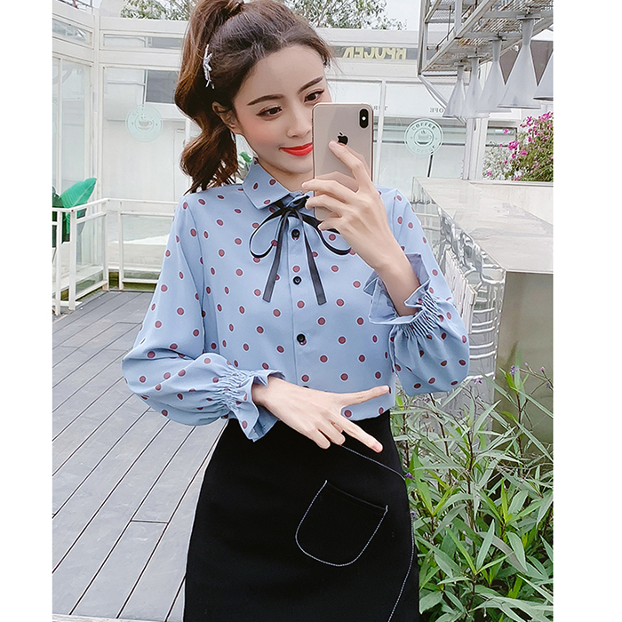 Áo sơ mi công sở chấm bi tay chumpet, thời trang xuân hè 2021