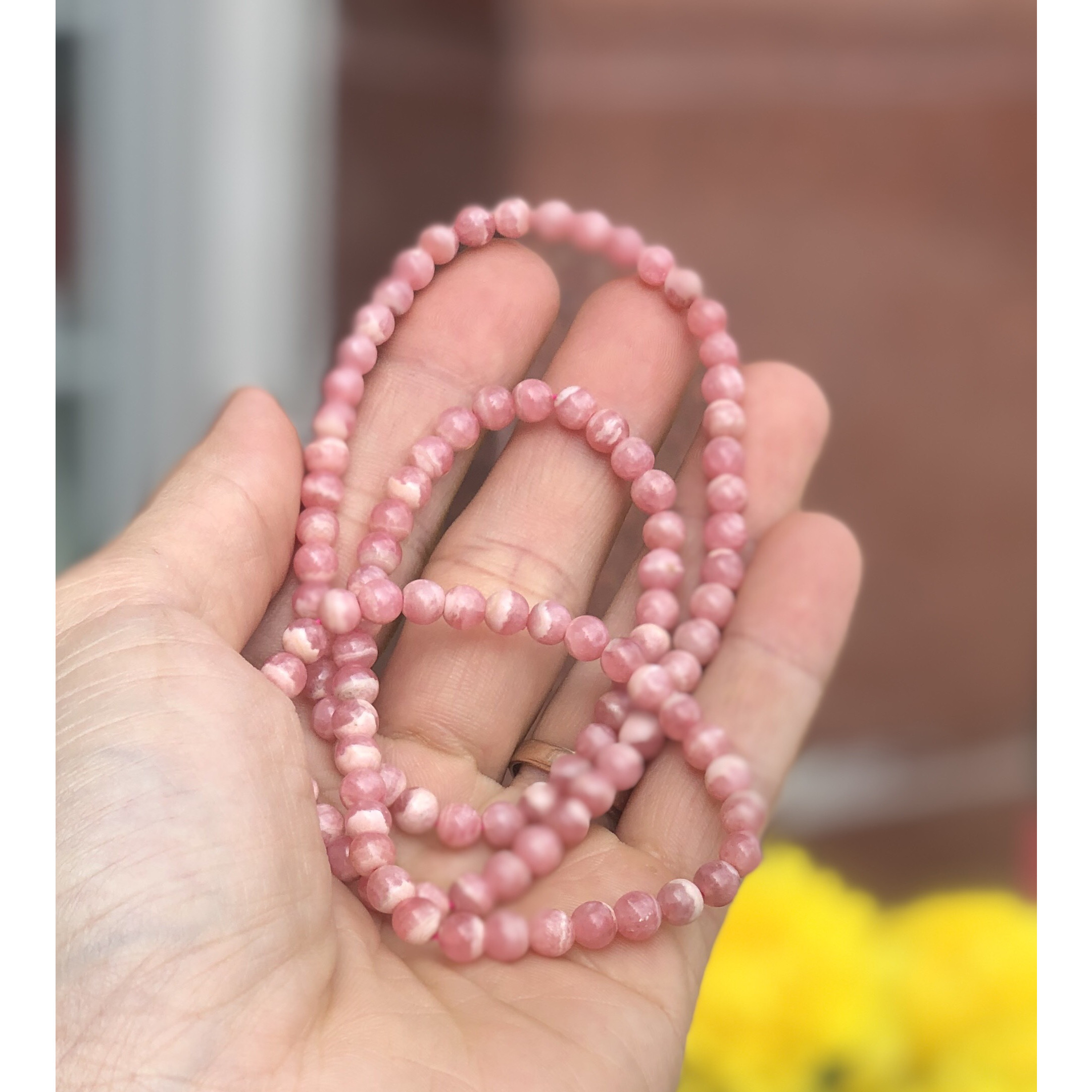 Vòng tay đá đào hoa 6 mm quấn 3 vòng