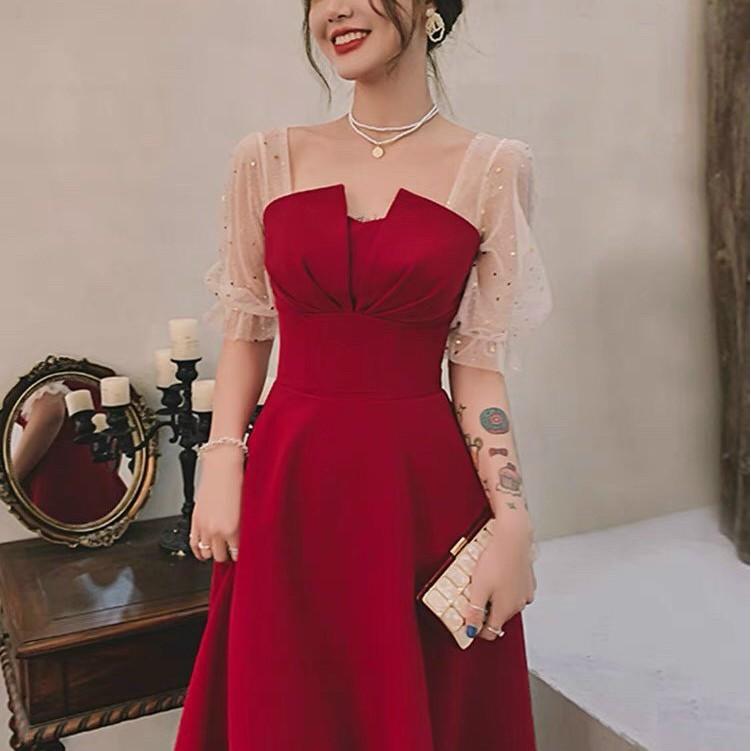 Đầm nữ dự tiệc cổ vuông tay ngắn phối ren màu đỏ đen dịp lễ tết nhẹ nhàng