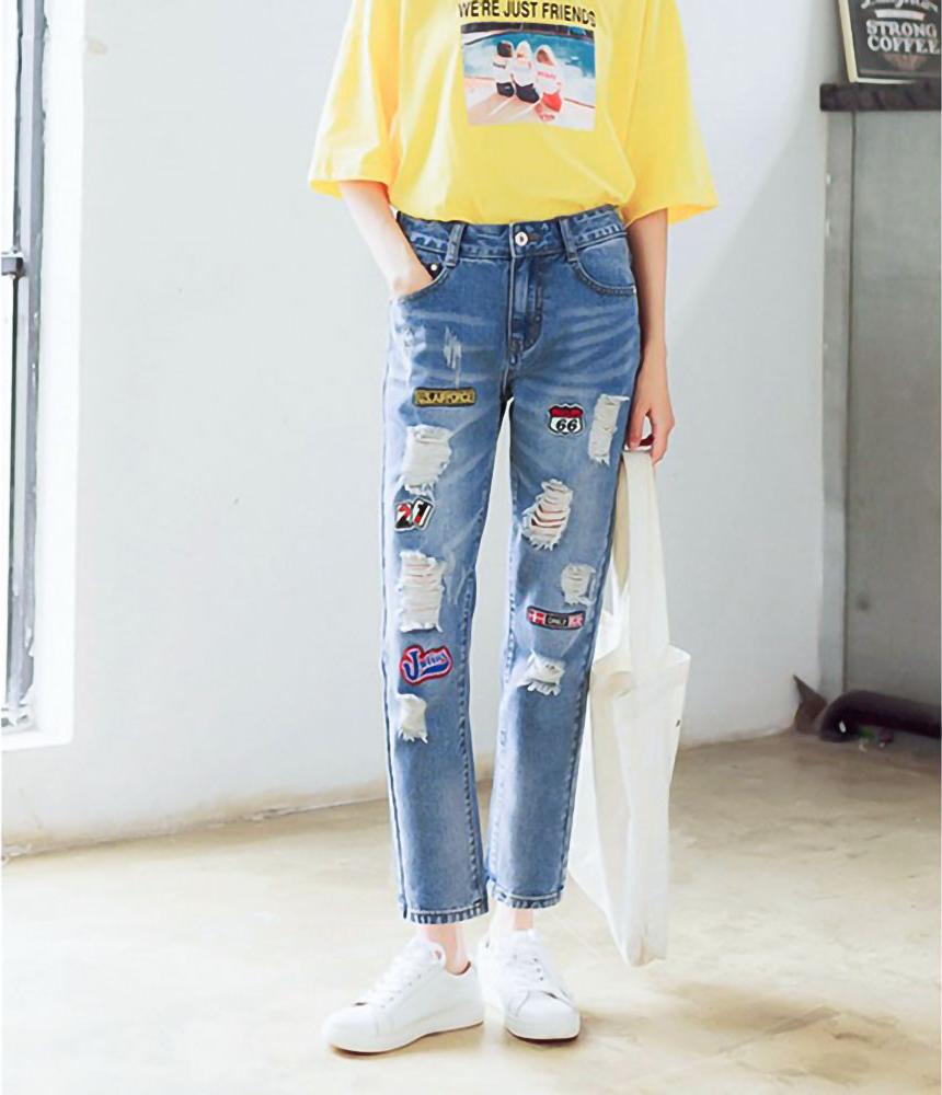 Quần jeans boyfriend rách logo 21 Mã: QD2052