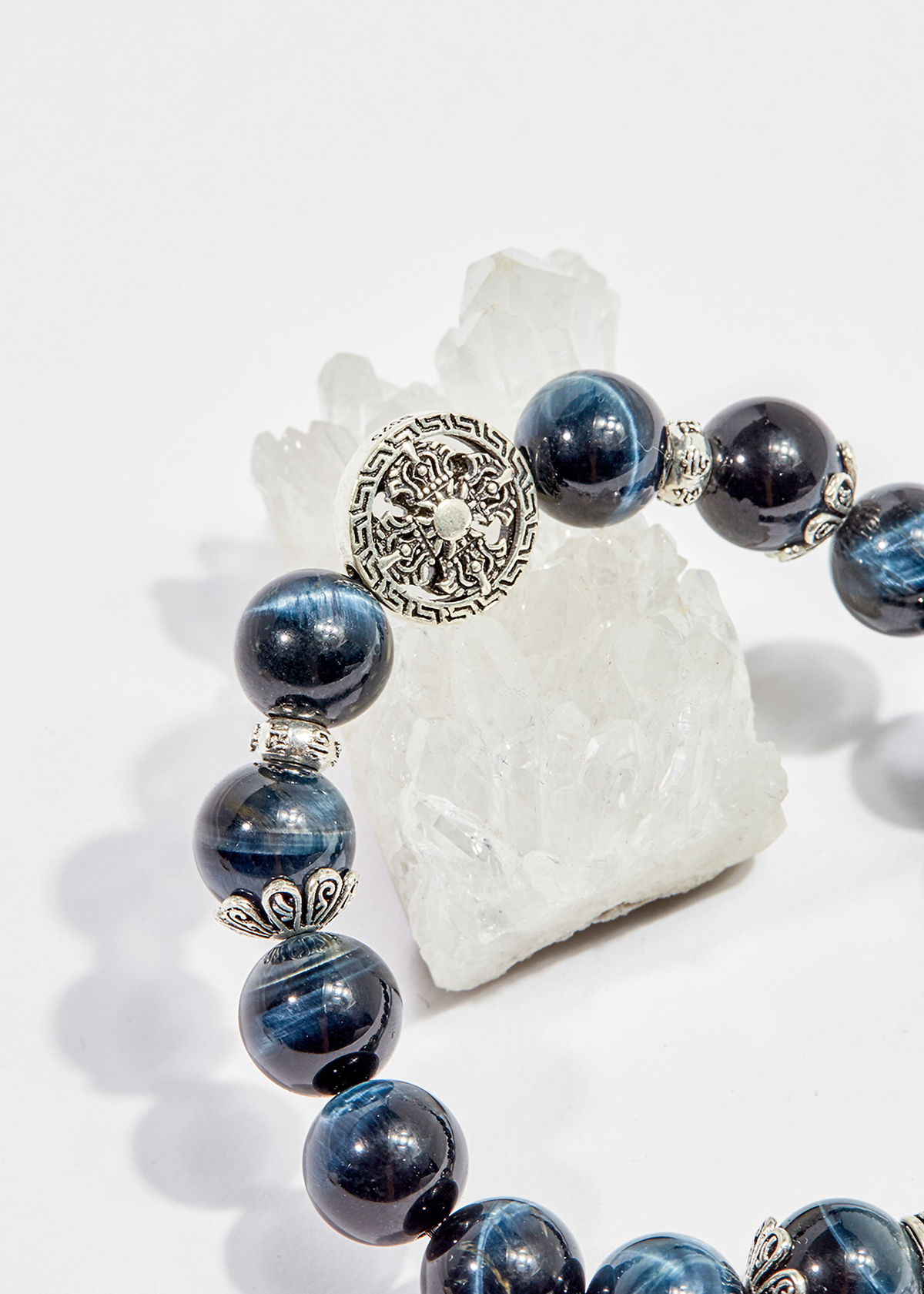 Vòng tay phong thủy đá mắt ưng charm cây 10mm mệnh thủy , mộc - Ngọc Quý Gemstones