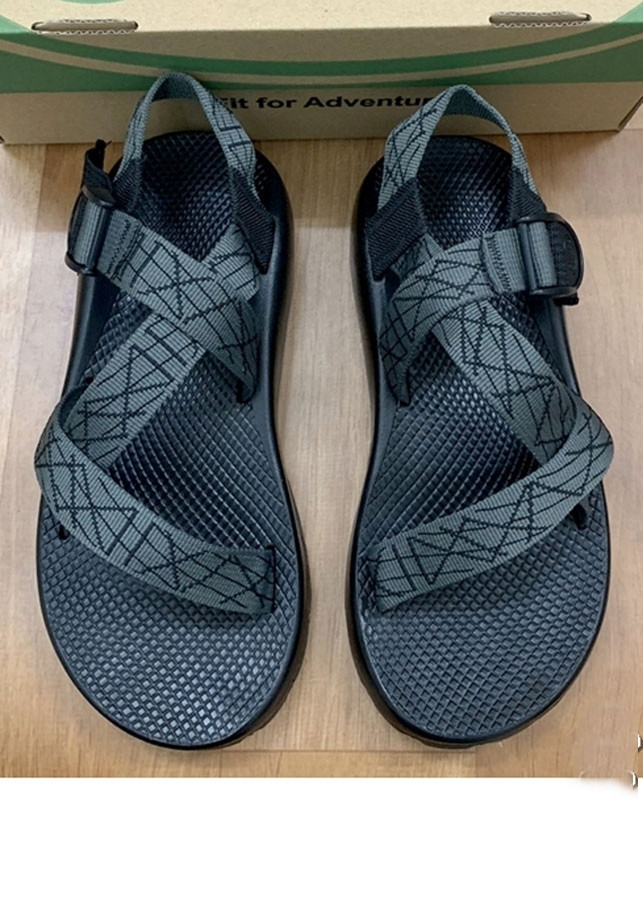 Giày sandal nam họa tiết da rắn xám chaco2