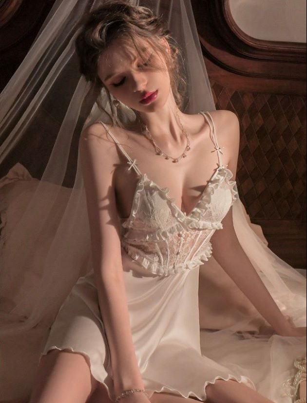 Đầm Ngủ Hai Dây Ngắn Phối Ren