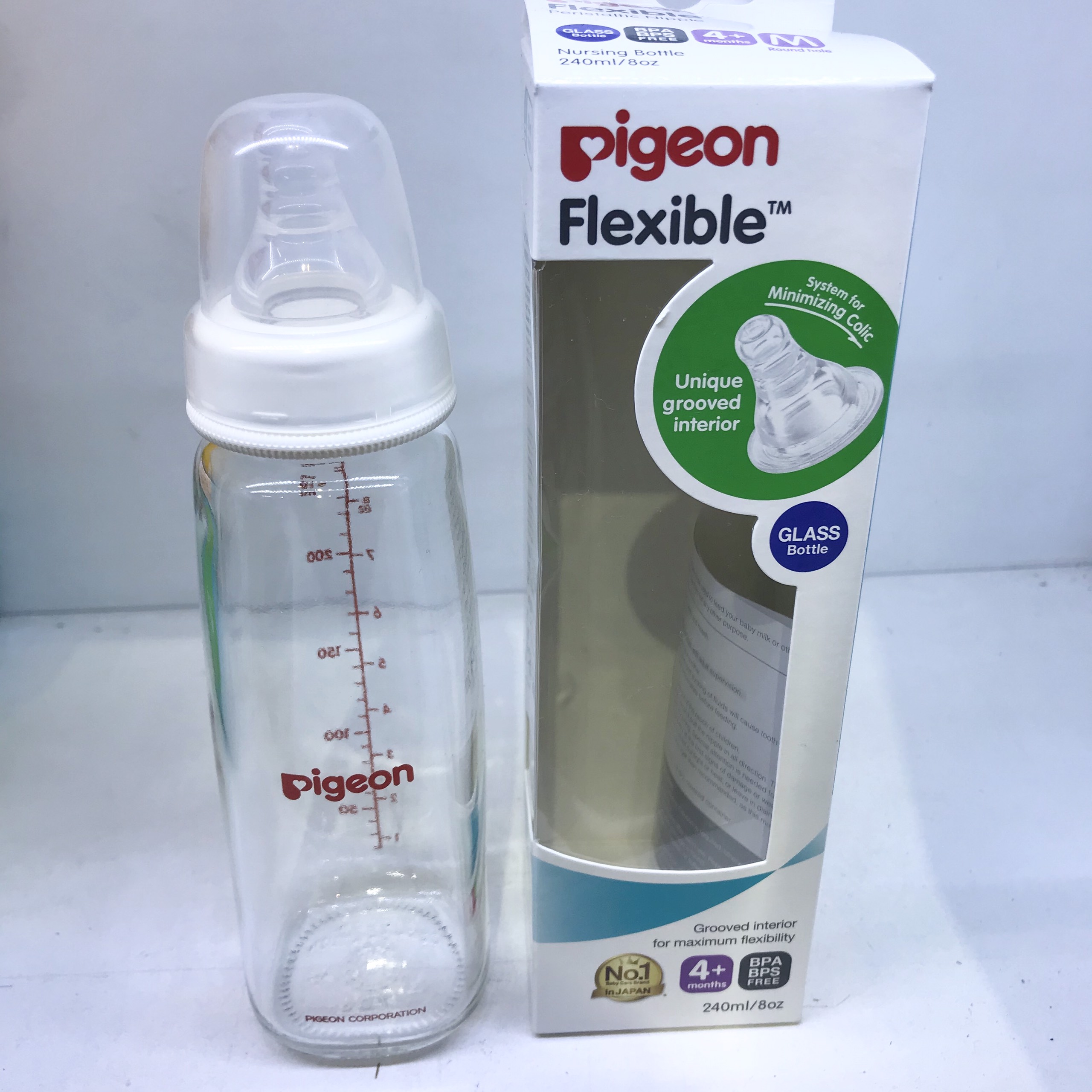 Bình sữa thủy tinh Pigeon - Flexible peristaltic nipple nursing bottle glass ( Tặng 01 ống bón 3ml )