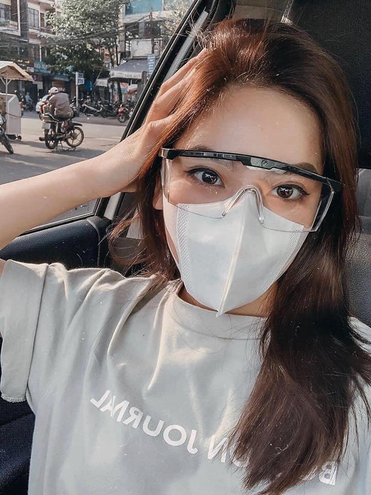 Kính trong suốt chống bụi, mưa, gió nam nữ dùng được
