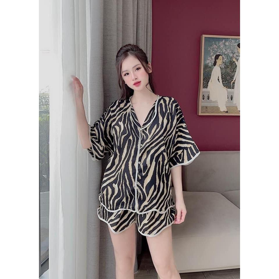 Pijama lụa tay dơi hình da beo