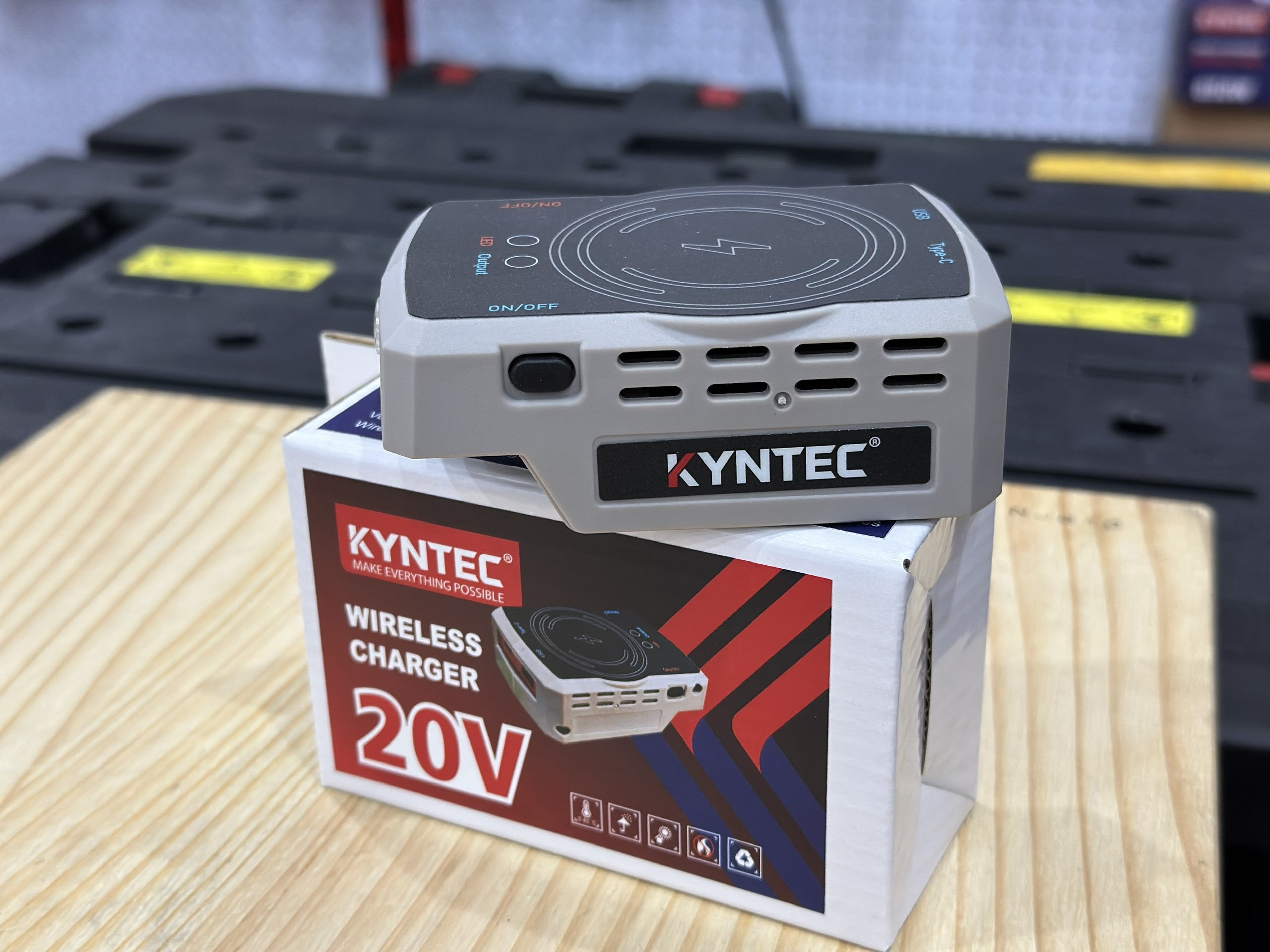 Dock Sạc Không Dây Kynko Kyntec Hàng chính hãng