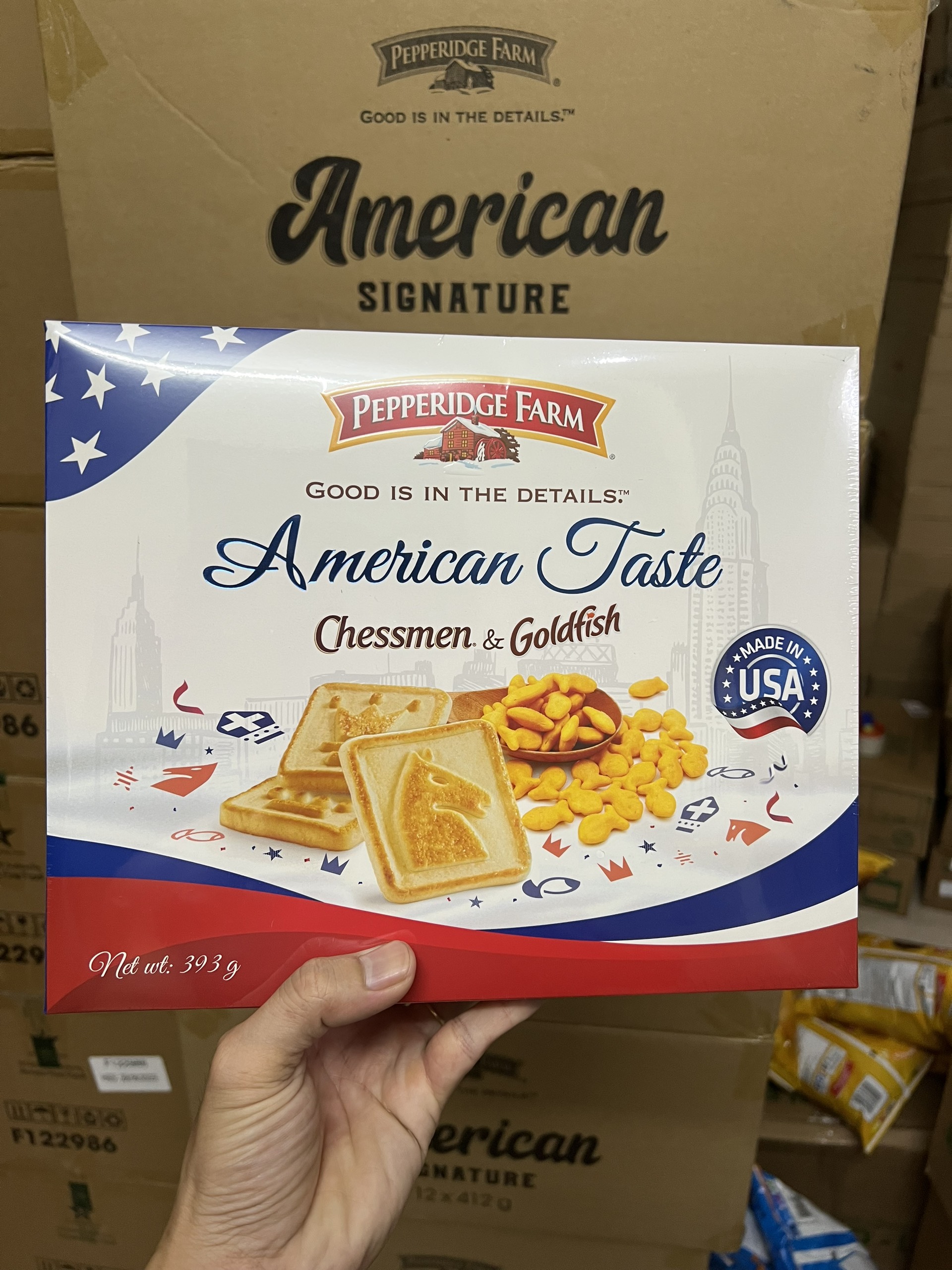 Hộp Quà Tết Bánh Pepperidge Farm American Taste Chessmen &amp; Goldfish Cheddar 393g – Mỹ