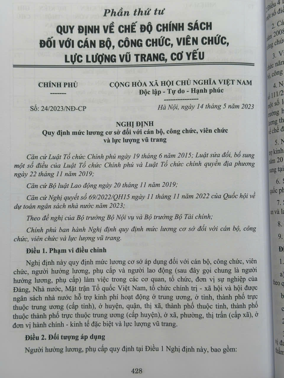 Sách Cẩm Nang Công Tác Quốc Phòng An Ninh Trong Tình Hình Mới Và Những Quy Định Pháp Luật Cần Biết (V2437A)