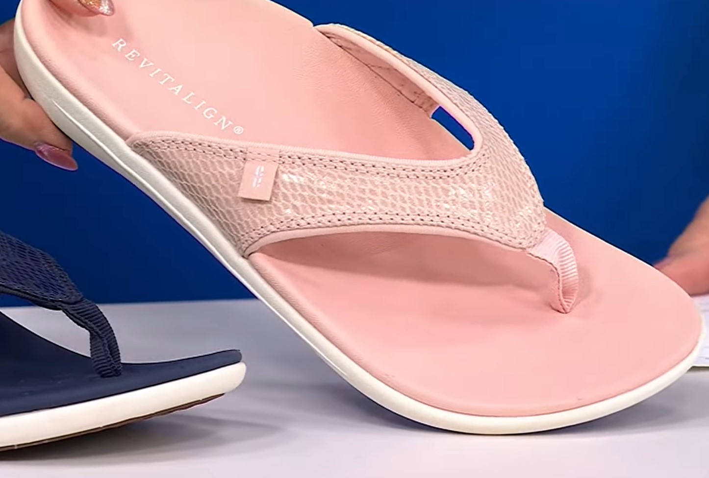 Dép xỏ ngón sức khỏe nữ Revitalign Yumi Gecko Blush