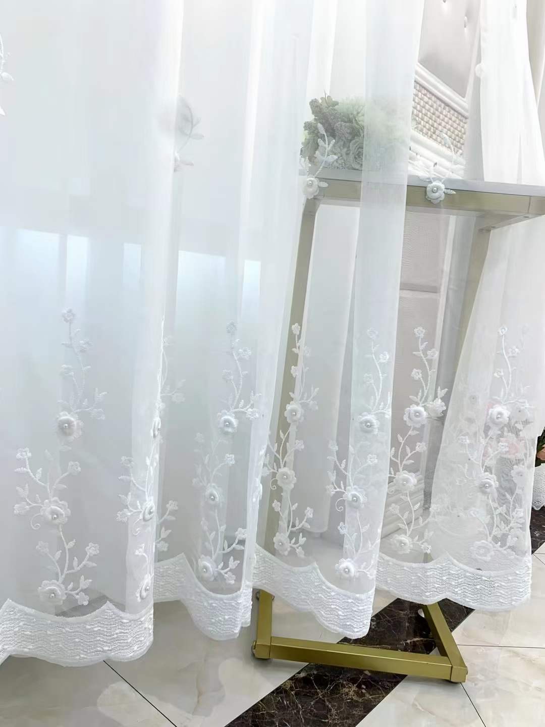 Vải rèm voan thêu hoa trắng nhí