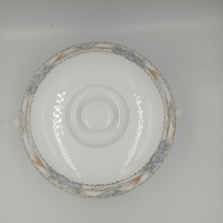 Âu sứ 2 tai có nắp nắp đậy decor hoa dây viền vàng cao cấp