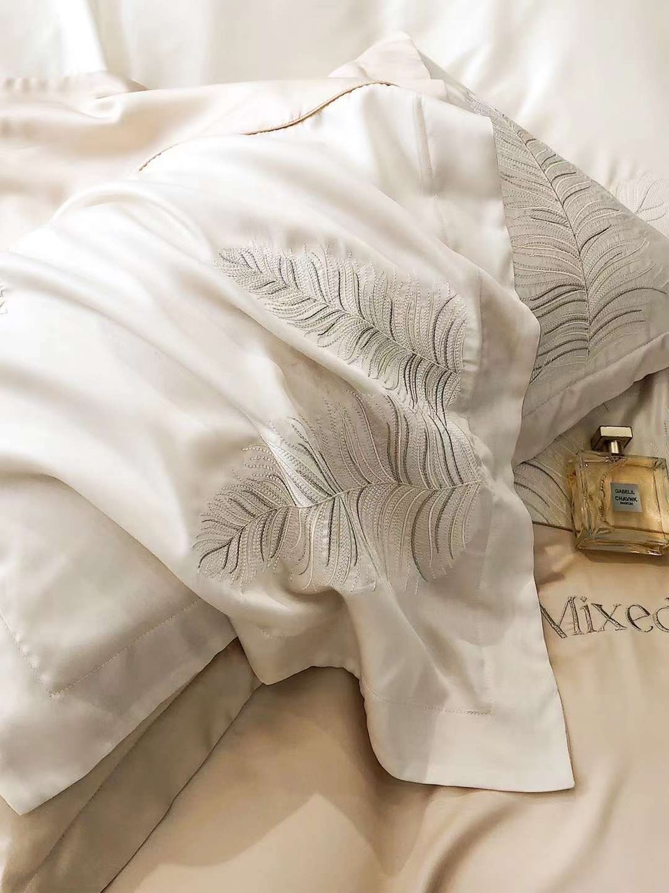 Bộ Chăn Ga Gối Đệm 5 Món Chăn Phao Lụa Sateen 80s Hin Home Bedding Drap Giường Cao Cấp