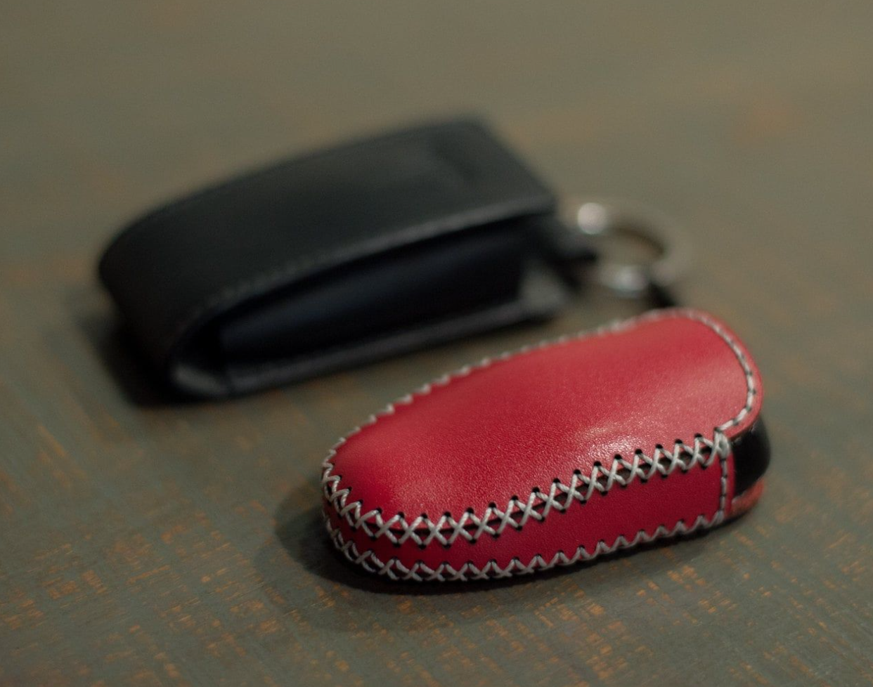 Bao da cho chìa khóa Tesla Model S  ,chất liệu da bò, hiệu Khắc Tên - Hàng chính hãng