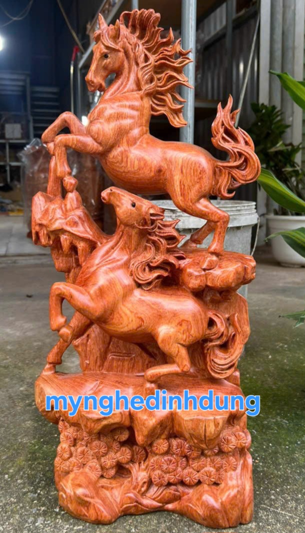 Tượng con ngựa song mã uyên ương bằng gỗ hương đá kt cao 50×22×15cm
