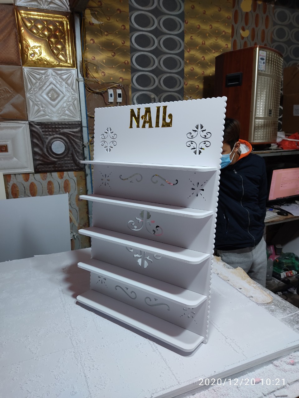 Kệ Sơn chữ Nail vàng