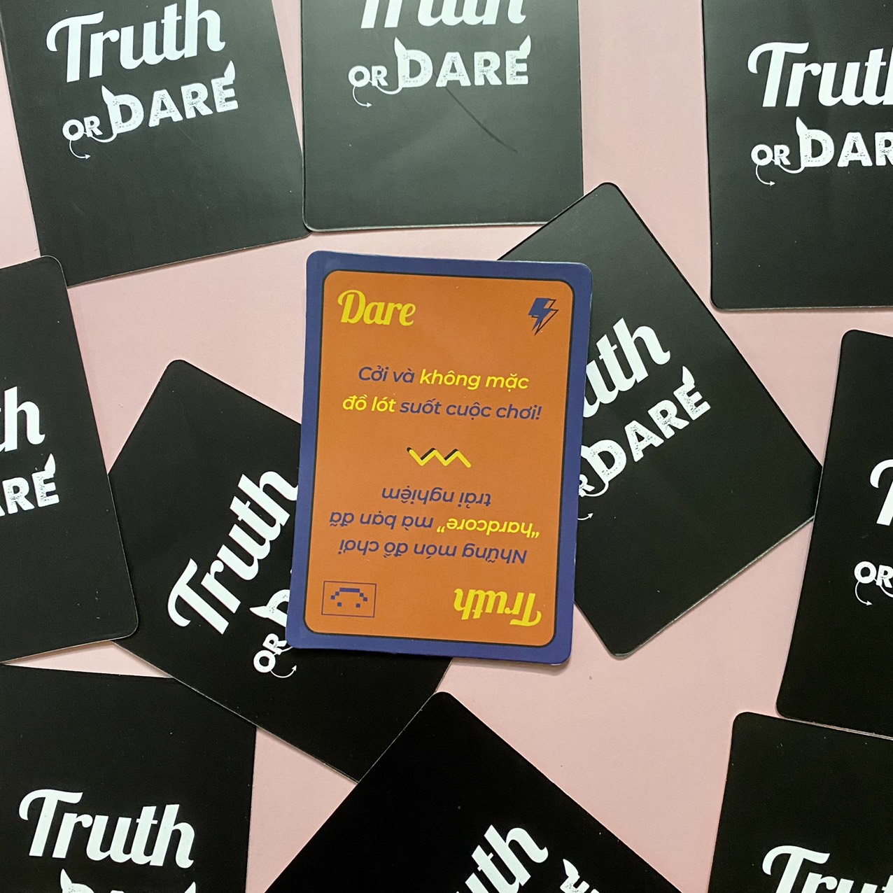 Bộ bài drinking game truth or dare thách hay thật huệ cho nhóm bạn vui nhộn 52 lá