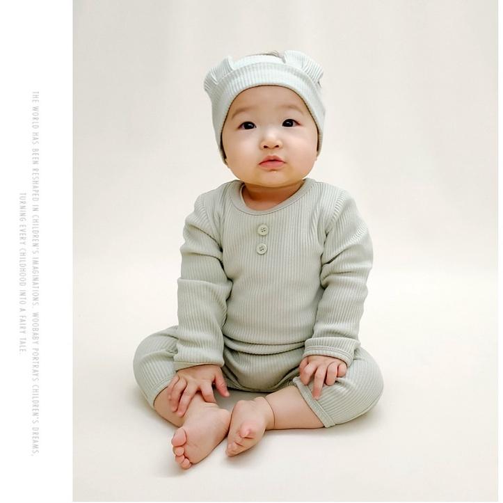 Bodysuit dài tay cotton trơn màu cho bé trai tặng kèm turban gấu xinh xắn, phong cách Hàn Quốc size 0 - 24 tháng