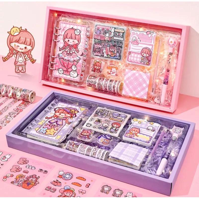 Hộp quà tặng sách bỏ túi trong suốt Aki Sauce Series gồm 228 món đồ xinh xắn dễ thương