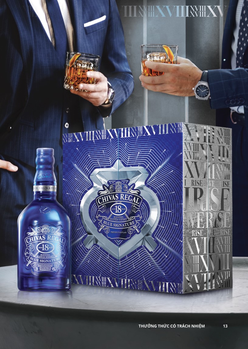 Bộ sản phẩm rượu Chivas Regal 18 Blue Signature 700ml