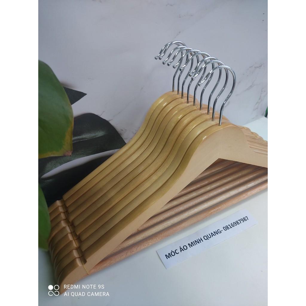 Móc treo quần áo bằng gỗ tam giác vàng có thanh ngang, dùng cho cửa hàng, shop thời trang và khách sạn