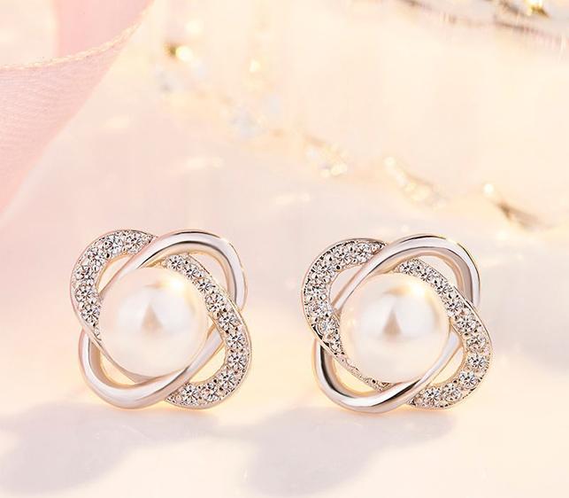 Bông tai ngọc trai đính đá phong cách Hàn Quốc