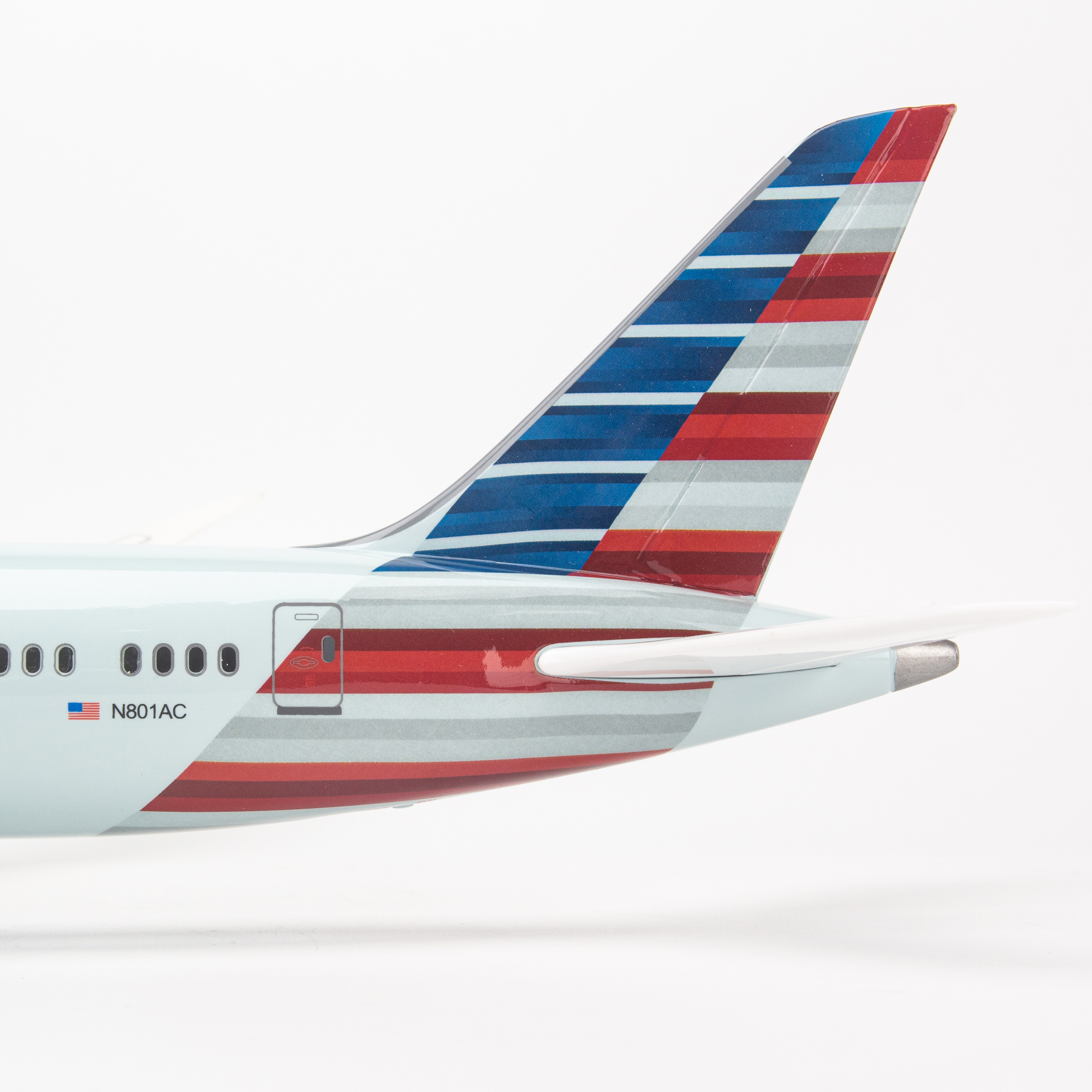 Mô hình máy bay American Airlines Boeing B787 lắp ráp có đèn 47cm MBMH46