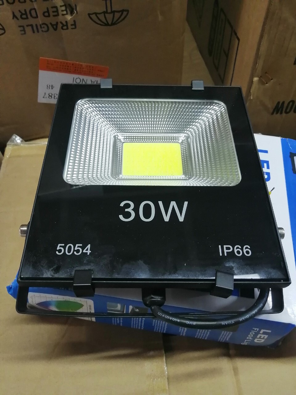 Đèn pha LED 30W ngoài trời