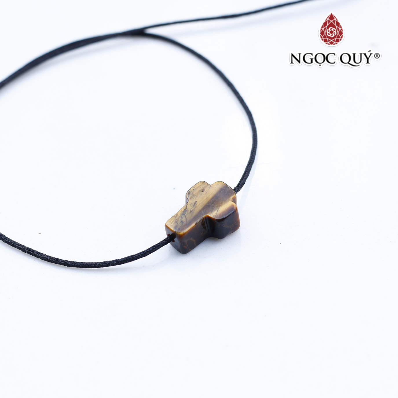 Mặt dây chuyền thánh giá xỏ ngang đá thạch anh mắt hổ mệnh thổ, kim - Ngọc Quý Gemstones