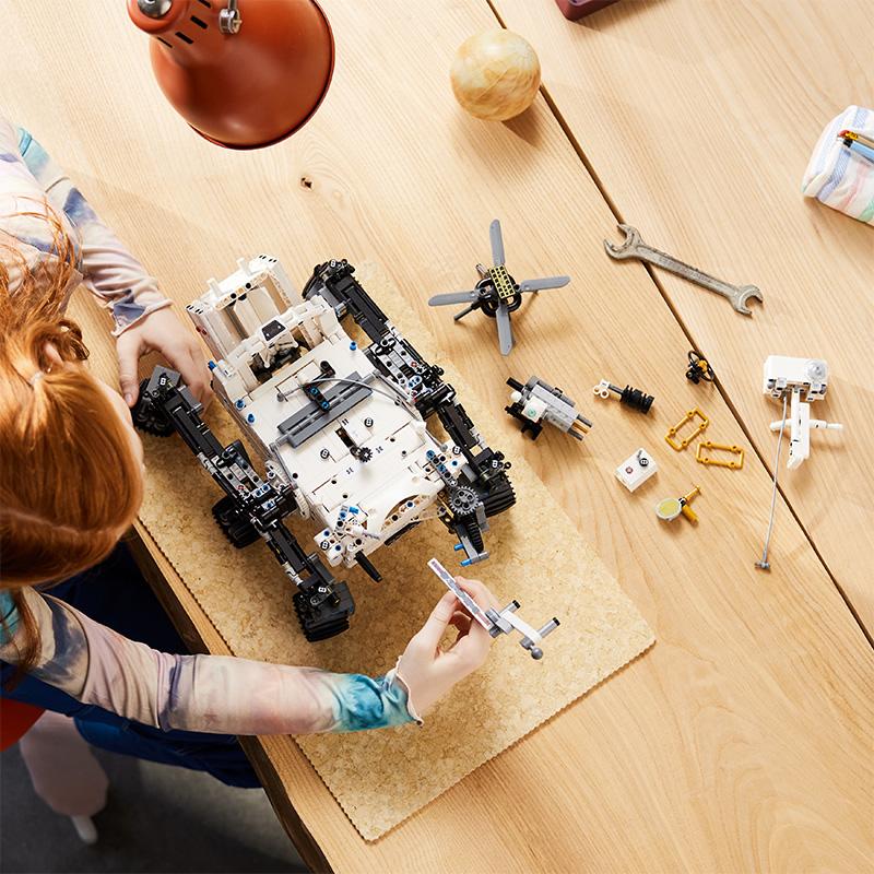 Đồ Chơi Lắp Ráp Xe  Nasa Khám Phá Sao Hỏa Lego Technic 42158 (1132 chi tiết)