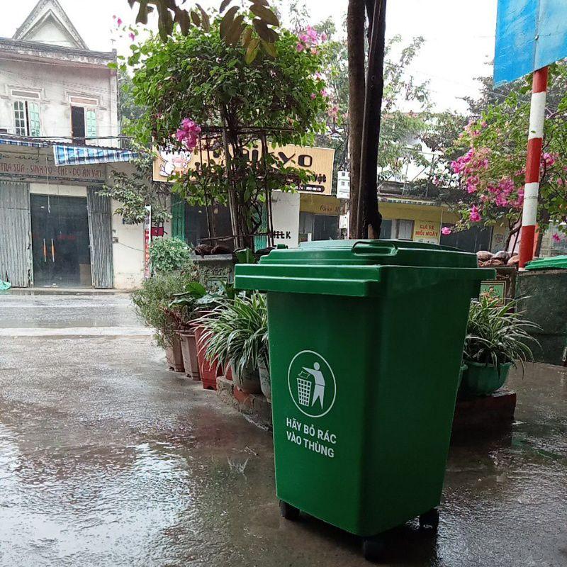 THÙNG RÁC CÔNG CỘNG 60 LÍT MÀU XANH DUNG 4 BÁNH XE NHỰA DÀY BỀN ĐẸP