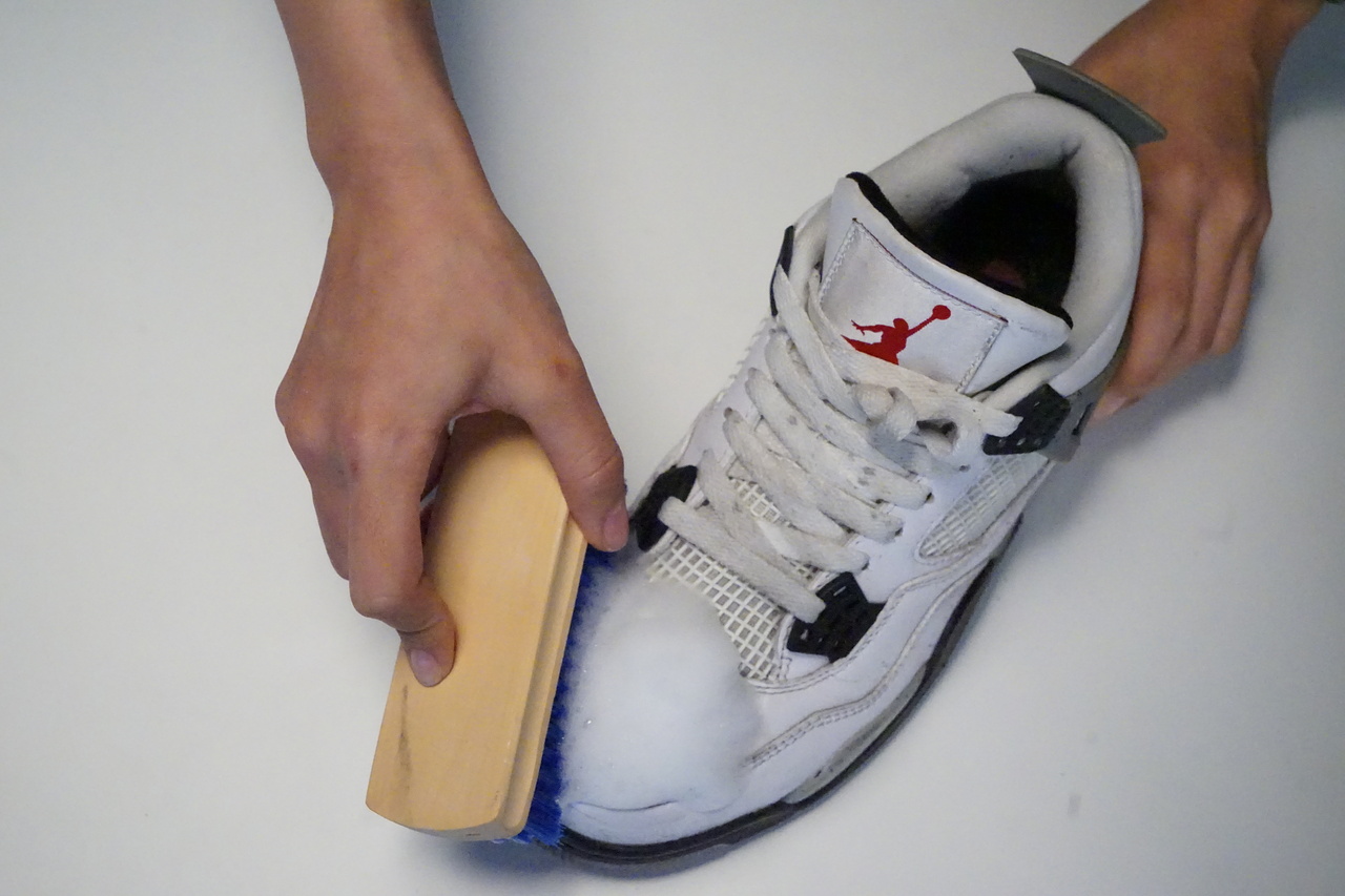 Bộ vệ sinh giày Sneaker Thecobbler cao cấp  * kèm bàn chải , khăn lau , túi vải Canvas