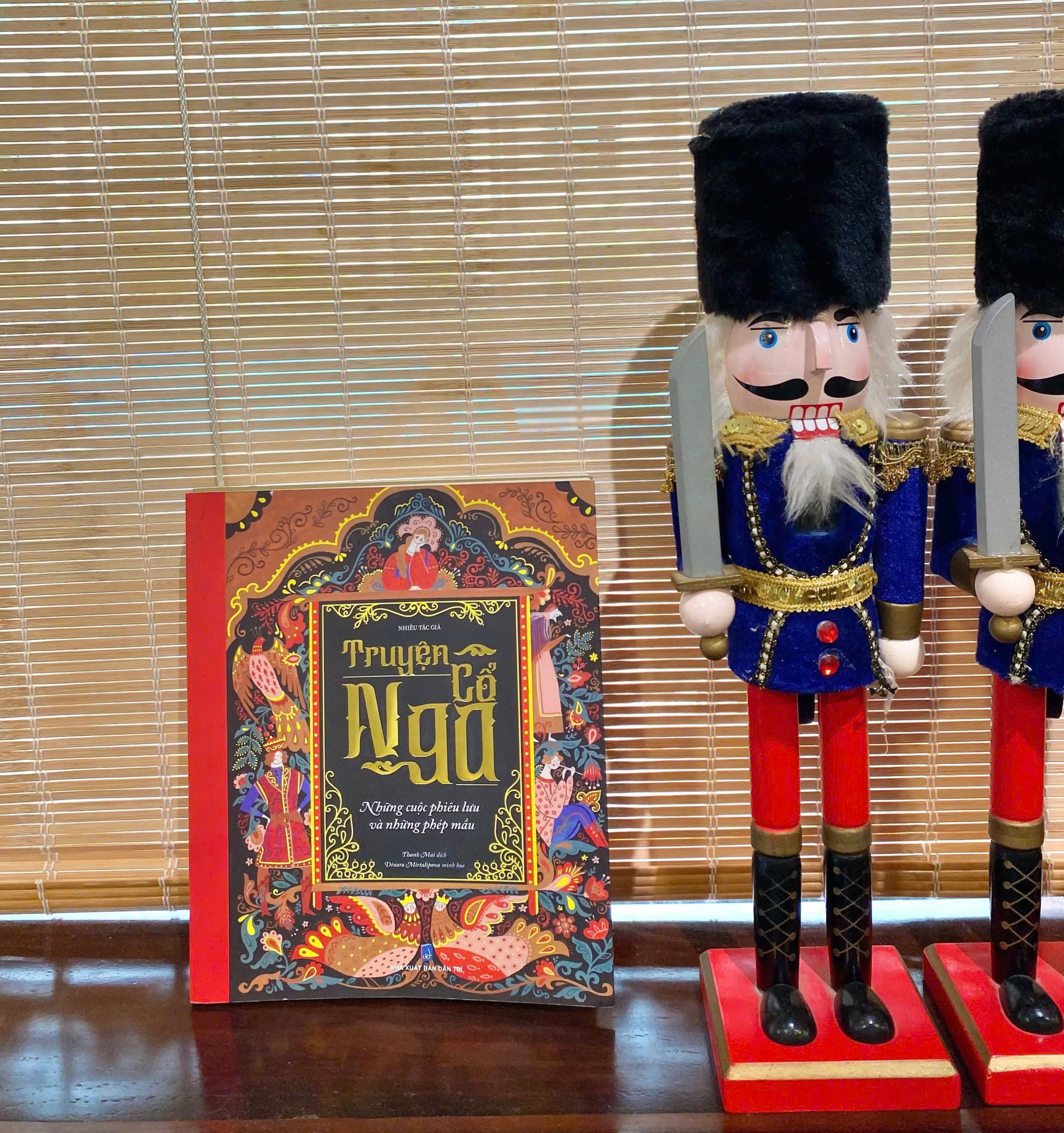 TRUYỆN CỔ NGA - Những cuộc phiêu lưu và những phép mầu – Nhiều tác giả - Tri Thức Trẻ