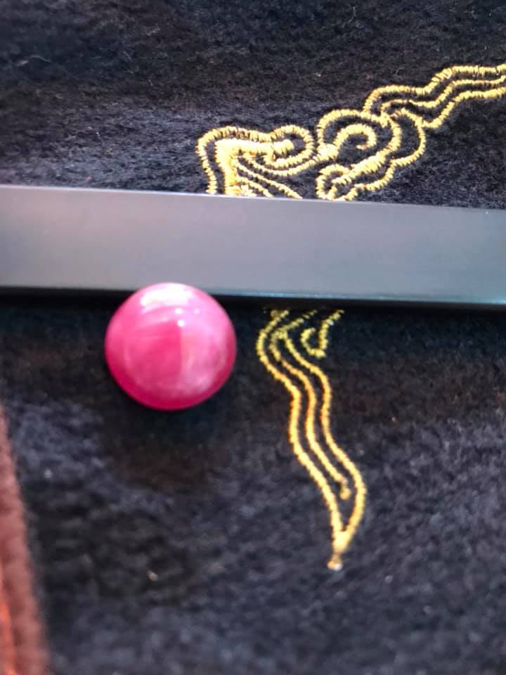 MẶT NHẪN ĐÁ RUBBY HỒNG VIÊN TRÒN TO ĐẸP LÀM NHẪN HAY MẶT DÂY CHUYỀN  Size ĐK 13MM X DẦY 5MM  MÀU HỒNG VIÊN ĐÁ TRÒN MẠNG HỎA THỔ Ạ