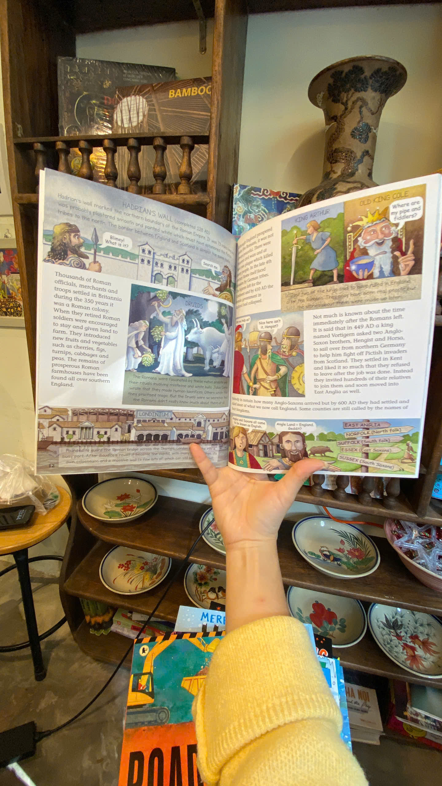 Sách - The Story of England by Richard Brassey