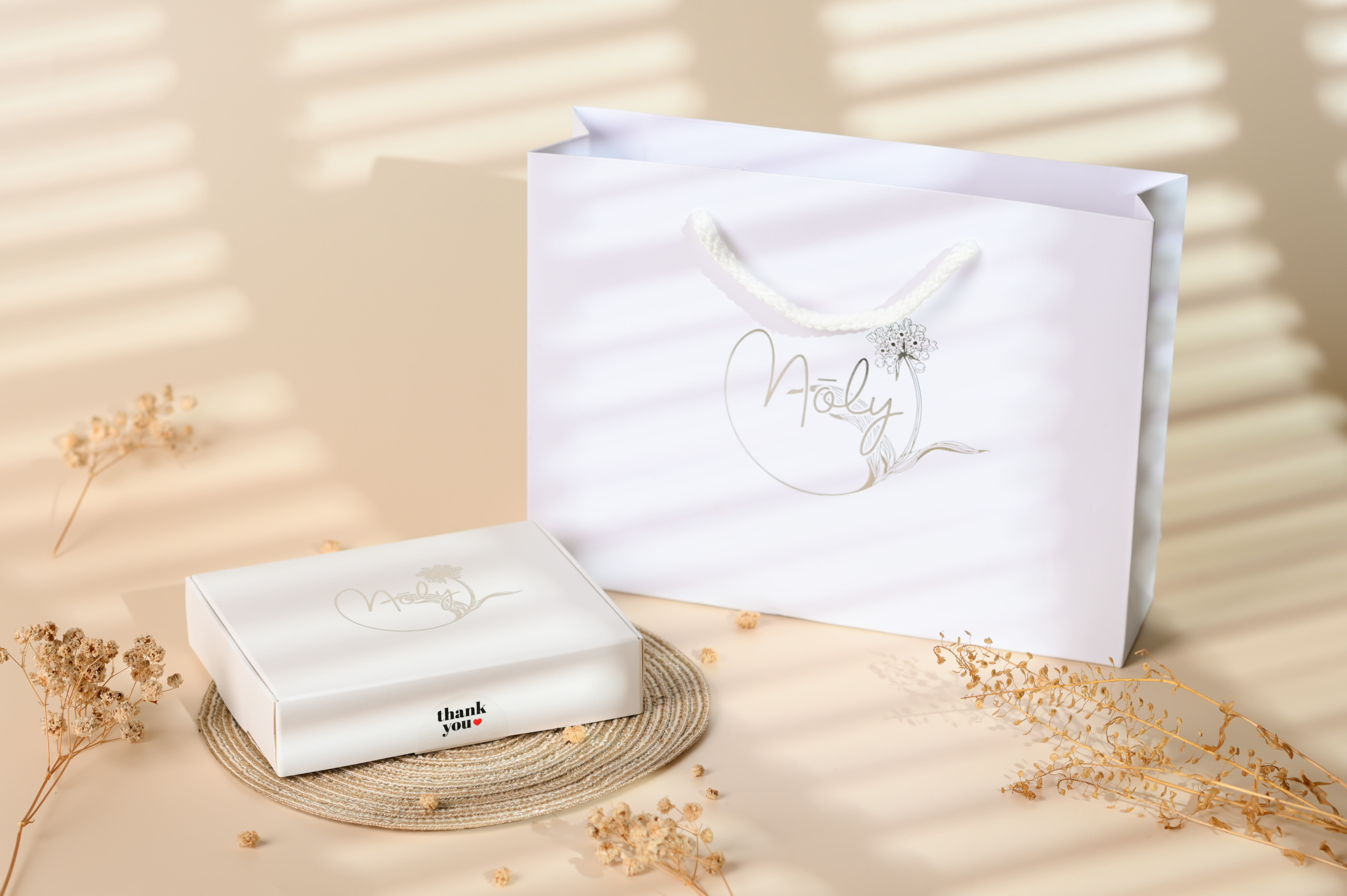 Bộ quà tặng tinh chất phục hồi trẻ hóa da NMN+HY 30ml + tinh chất tái tạo đàn hồi da Collagen 30ml - Mōly Beauty