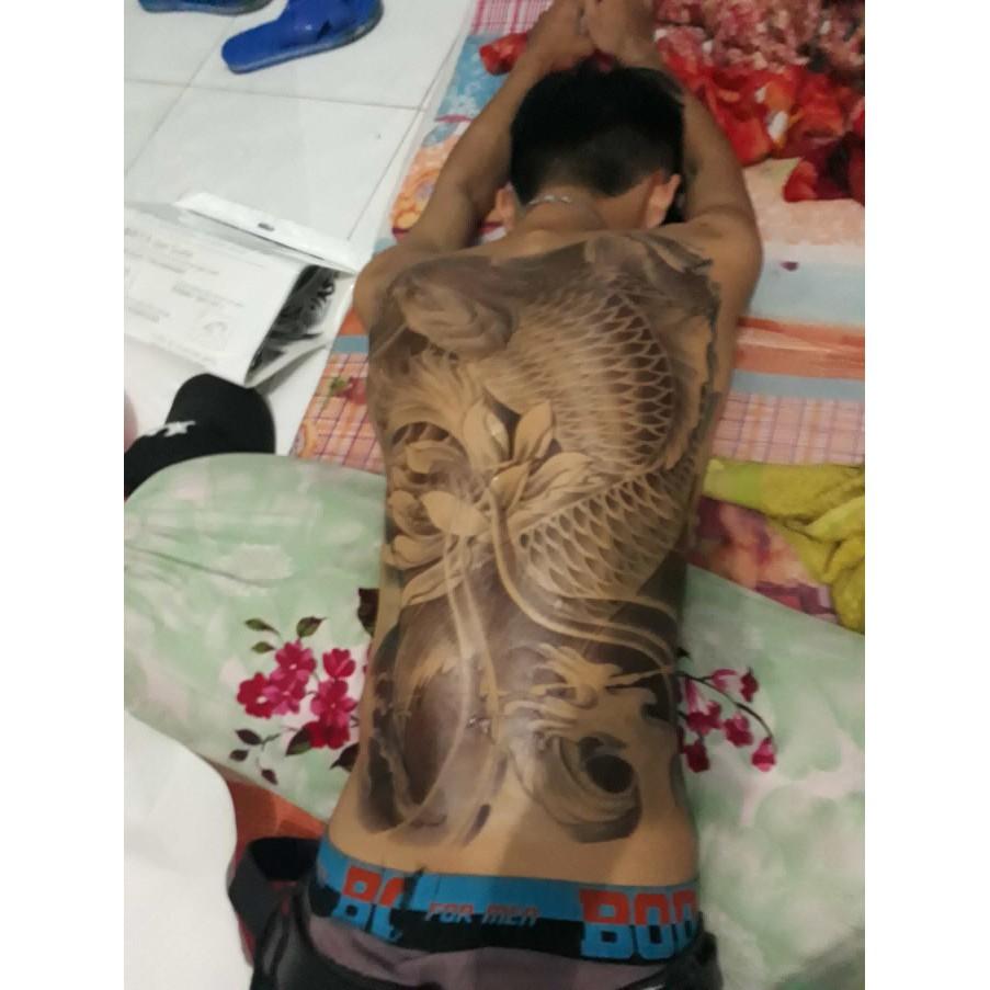 Hình xăm dán kín lưng cao cấp cá chép trắng đen trắng đen 34x48cm