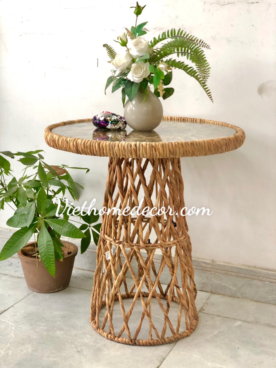 Bàn Cafe Lục Bình Đan Mặt Kính - Thương Hiệu Viet Home Decor