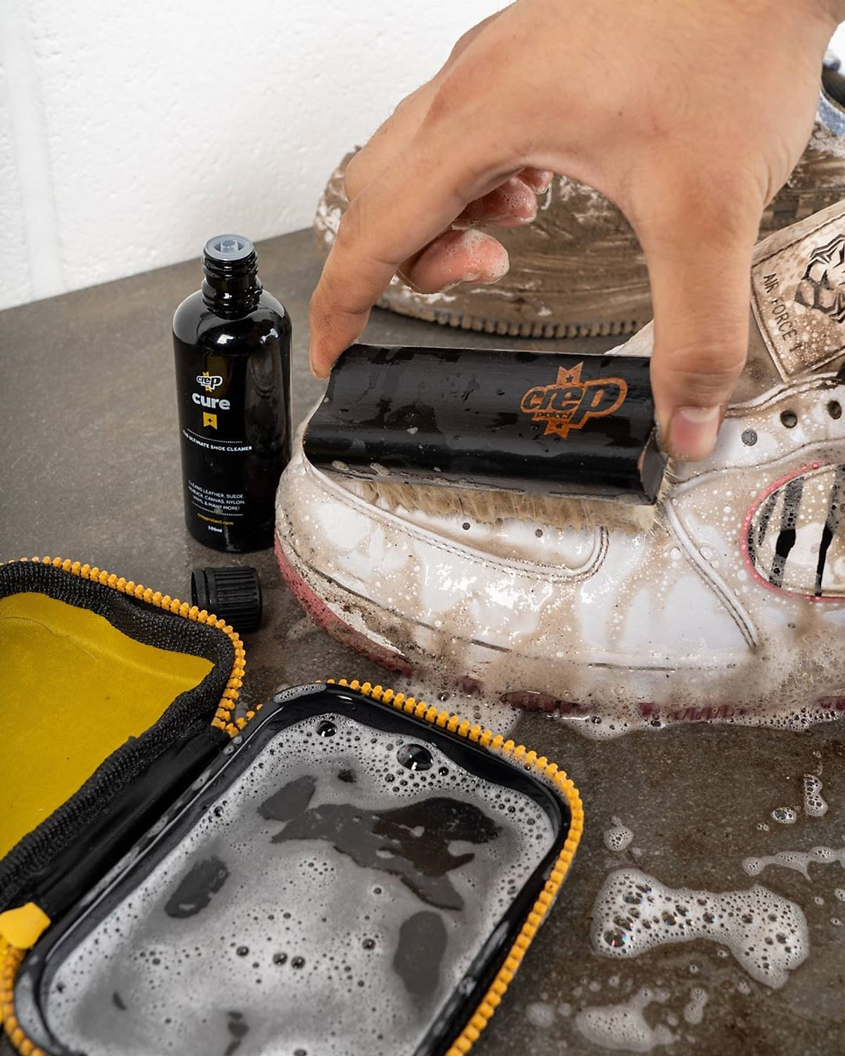 Combo bộ vệ sinh giày Crep Protect Cure và xịt nano chống thấm nước Crep Protect Spray