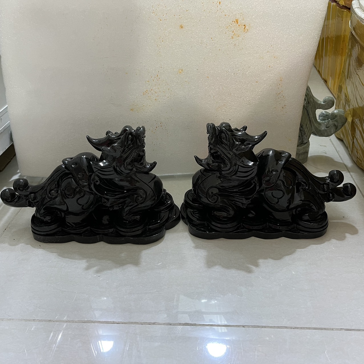 Tỳ hưu, tì hưu phong thủy đá tự nhiên màu đen nặng 12kg/cặp, dài 30 cm cho mệnh Mộc và Thủy